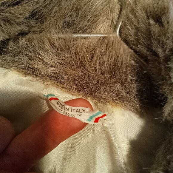 Women's Furry Coat Jacket - Picture 8 of 8